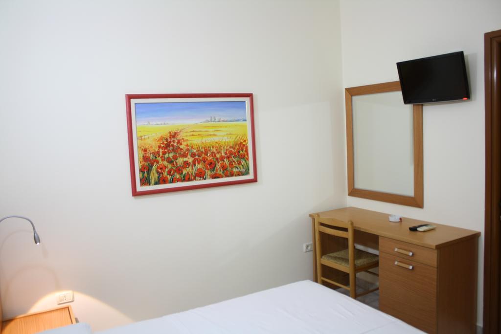 Hotel Martini Vlorë 객실 사진