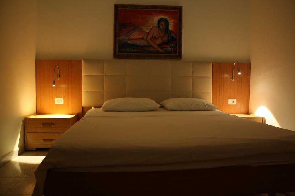 Hotel Martini Vlorë 객실 사진